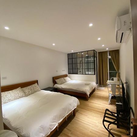 好室連連house Lien Lien Apartment Тайнан Екстериор снимка