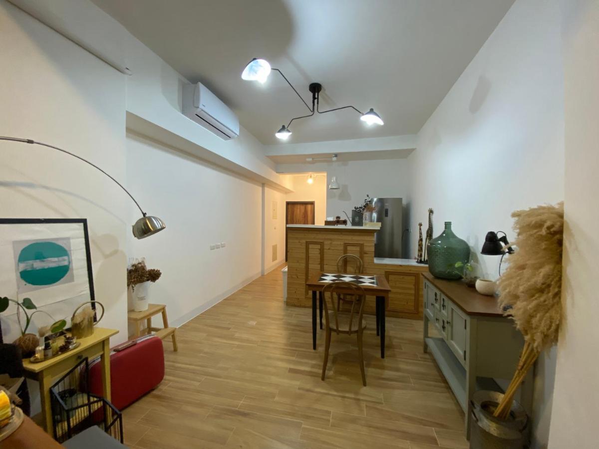 好室連連house Lien Lien Apartment Тайнан Екстериор снимка
