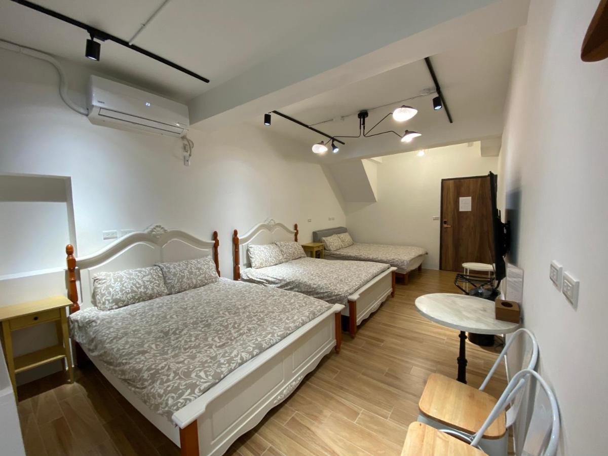 好室連連house Lien Lien Apartment Тайнан Екстериор снимка